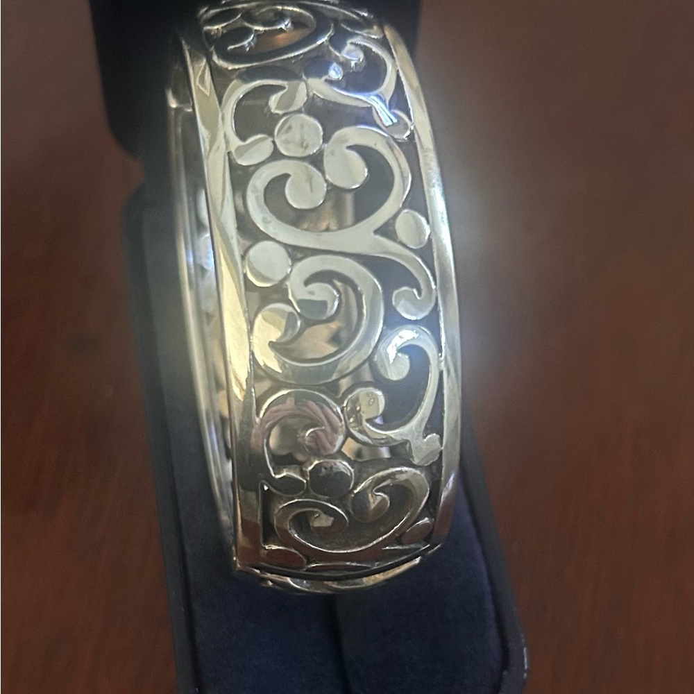 Brighton Contempo Hinged Bangle Bracelet